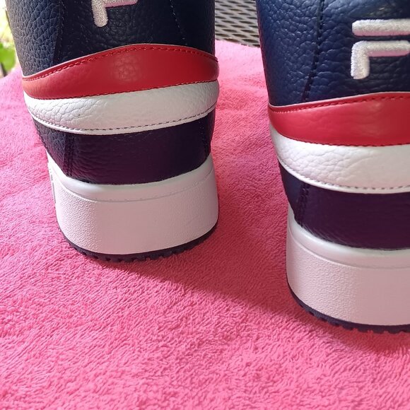 10.5 Fila High Tops Sneakers Blue Synthetic NWOT - Picture 3 of 9